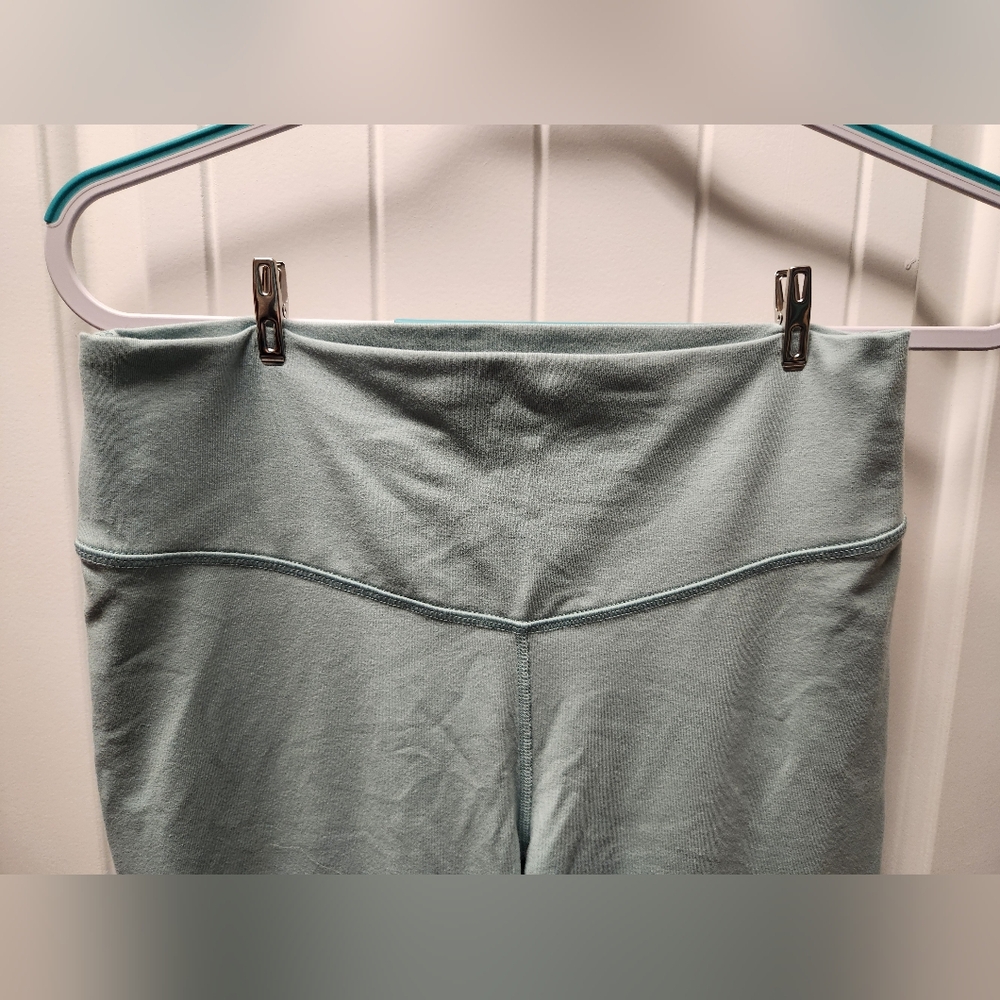 Large pale green Old Navy Active slim boot cut pants - Picture 3 of 9